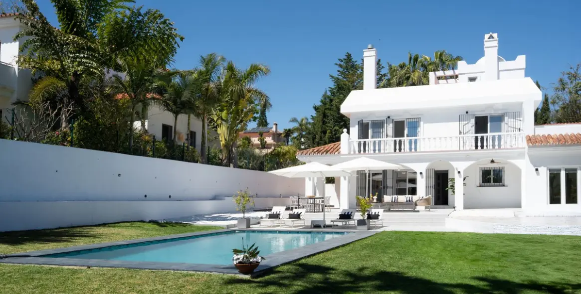 Venta de villa independiente en Estepona 45