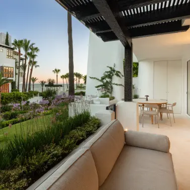 Venta de apartamento en planta baja en The Golden Mile