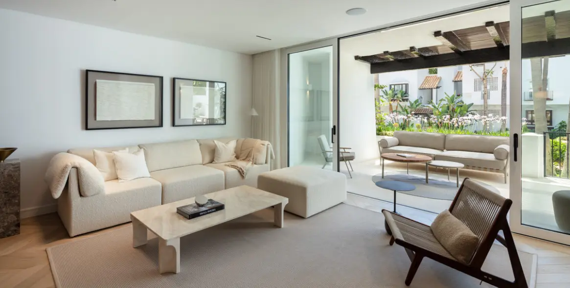 Venta de apartamento en planta baja en The Golden Mile 17