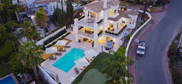 Venta de villa independiente en Nueva Andalucía 1