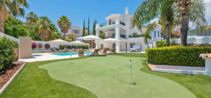 Venta de villa independiente en Nueva Andalucía 4