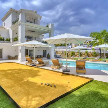 Venta de villa independiente en Nueva Andalucía