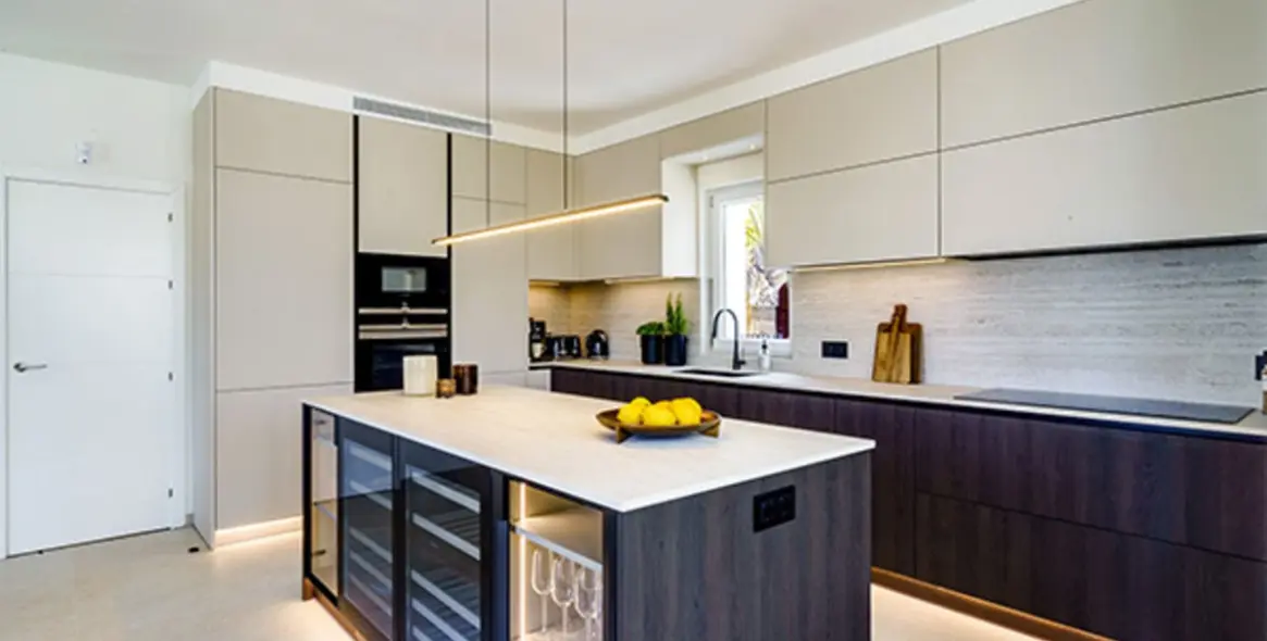 Venta de villa independiente en Nueva Andalucía 8