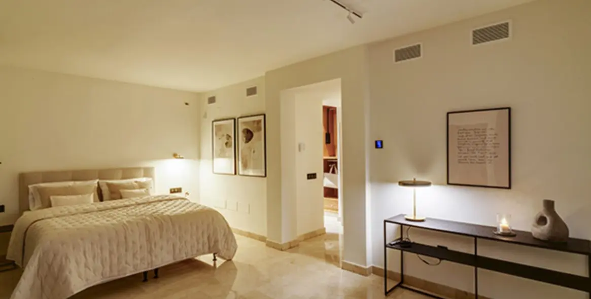 Venta de villa independiente en Nueva Andalucía 17