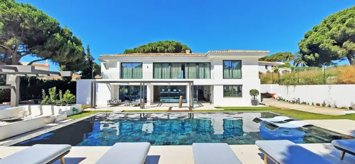 Venta de villa independiente en Elviria 0