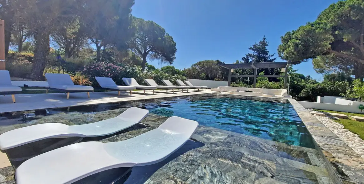 Venta de villa independiente en Elviria 2