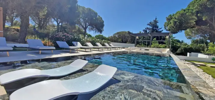 Venta de villa independiente en Elviria 1