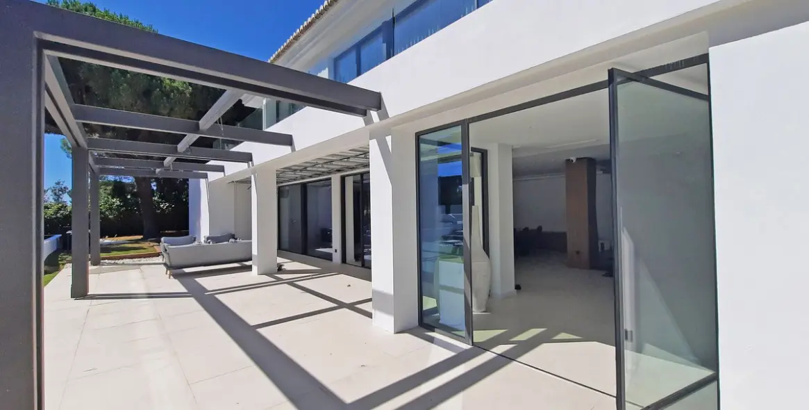 Venta de villa independiente en Elviria 4