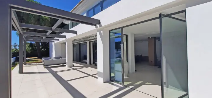 Venta de villa independiente en Elviria 3