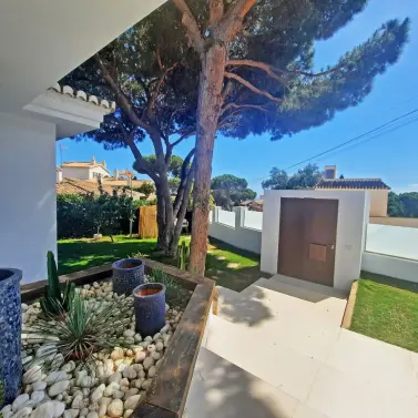 Venta de villa independiente en Elviria