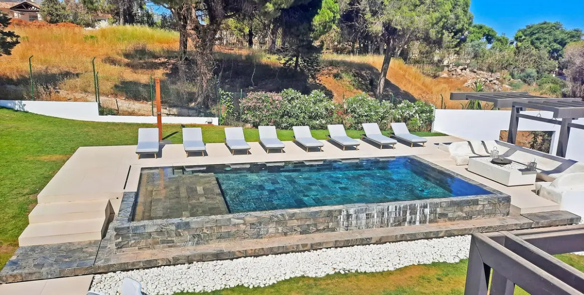 Venta de villa independiente en Elviria 19