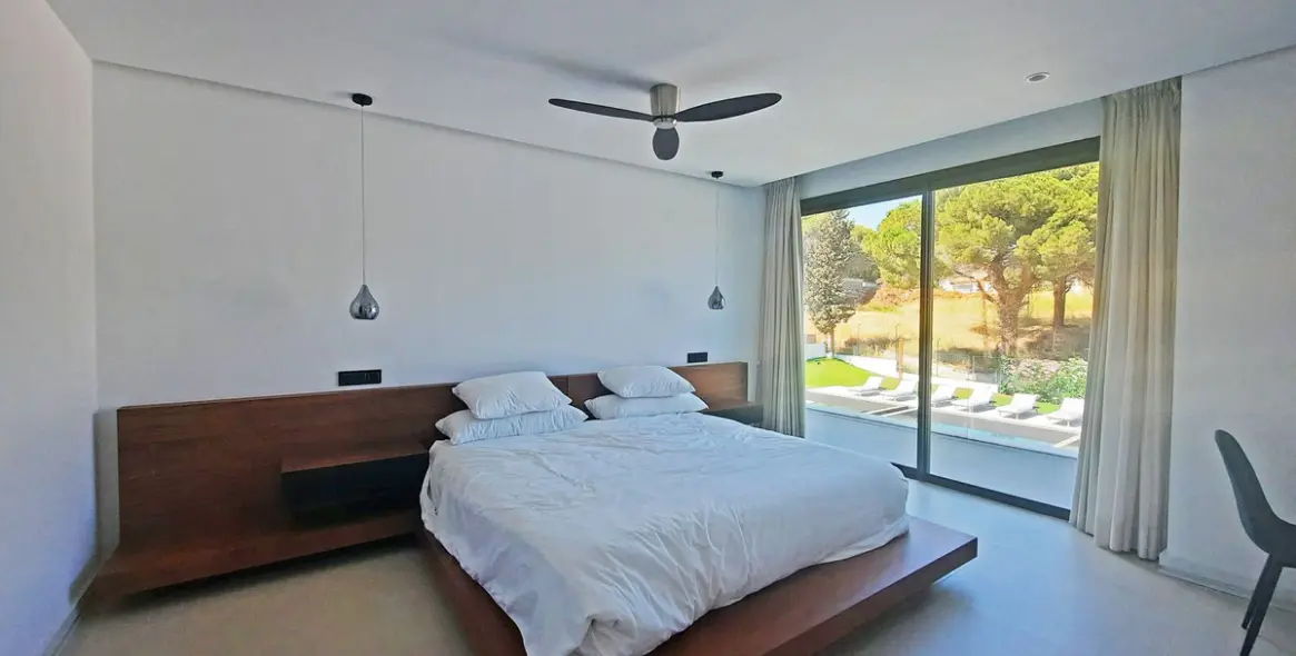 Venta de villa independiente en Elviria 21