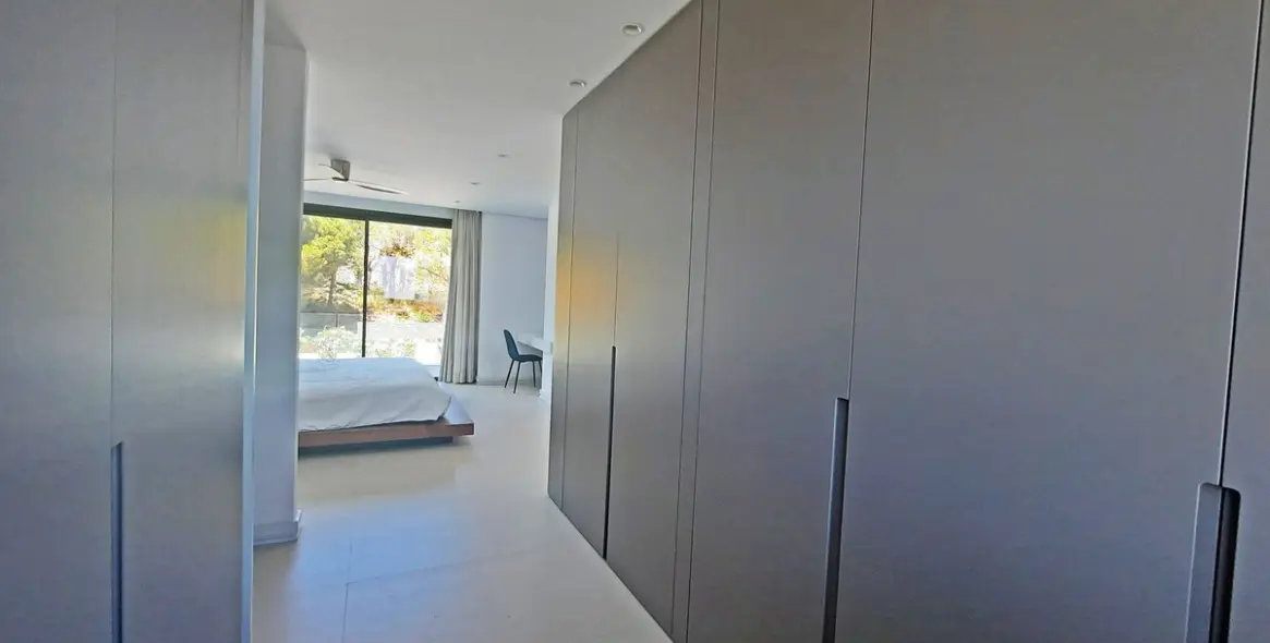 Venta de villa independiente en Elviria 25