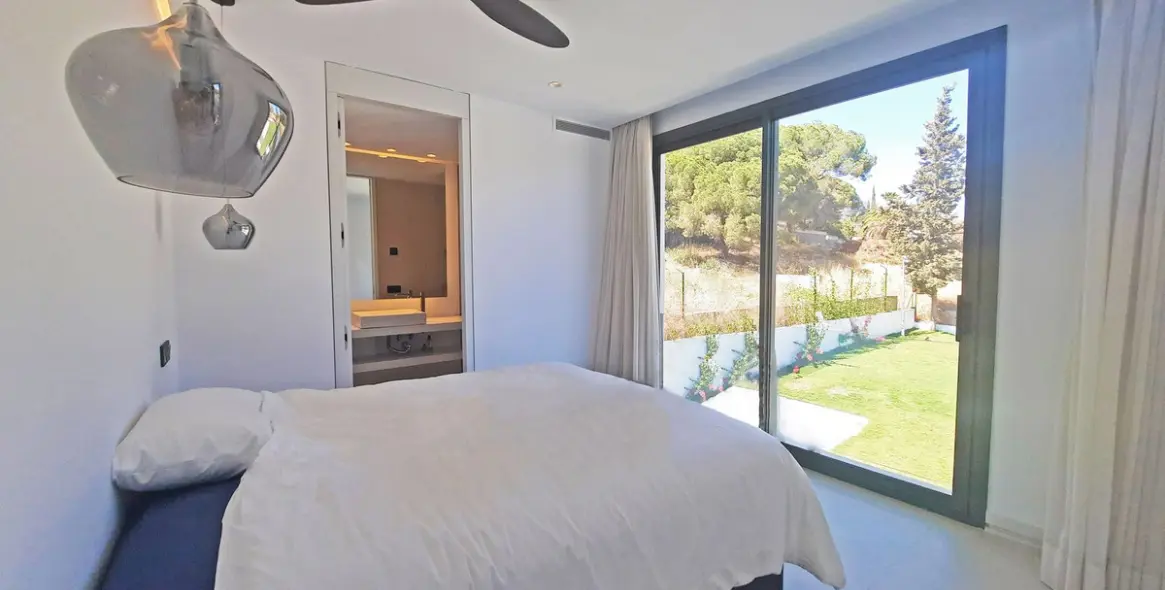 Venta de villa independiente en Elviria 27