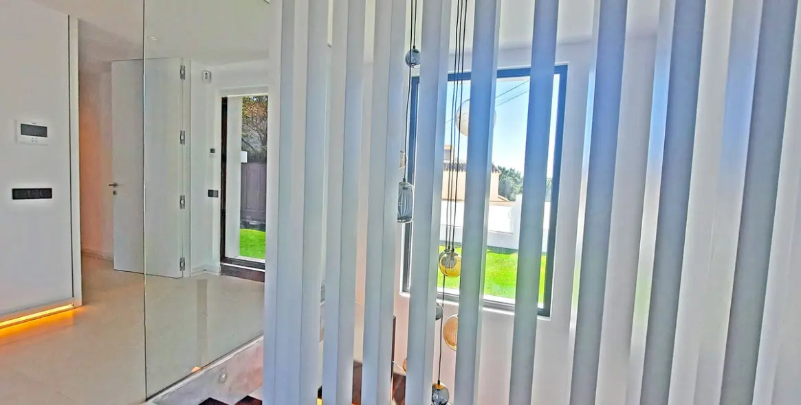 Venta de villa independiente en Elviria 28