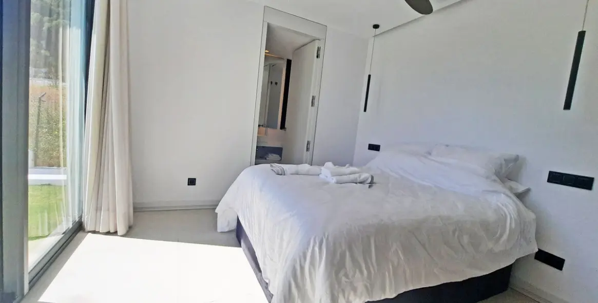 Venta de villa independiente en Elviria 30