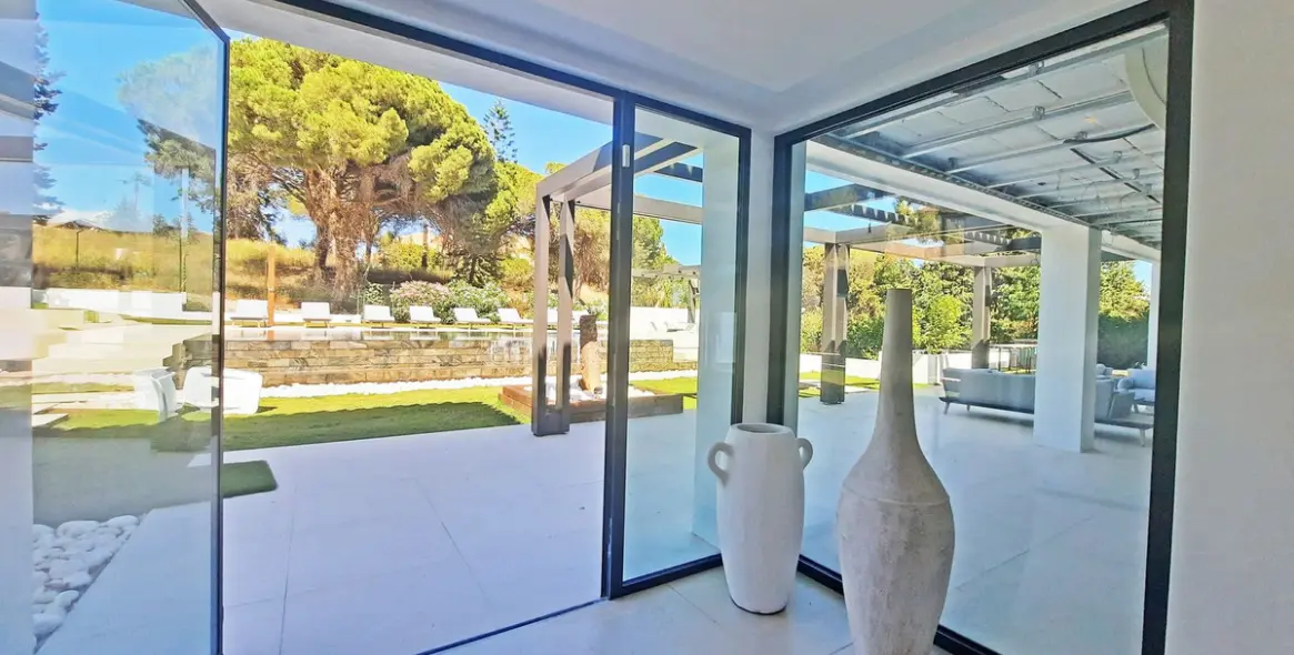 Venta de villa independiente en Elviria 40