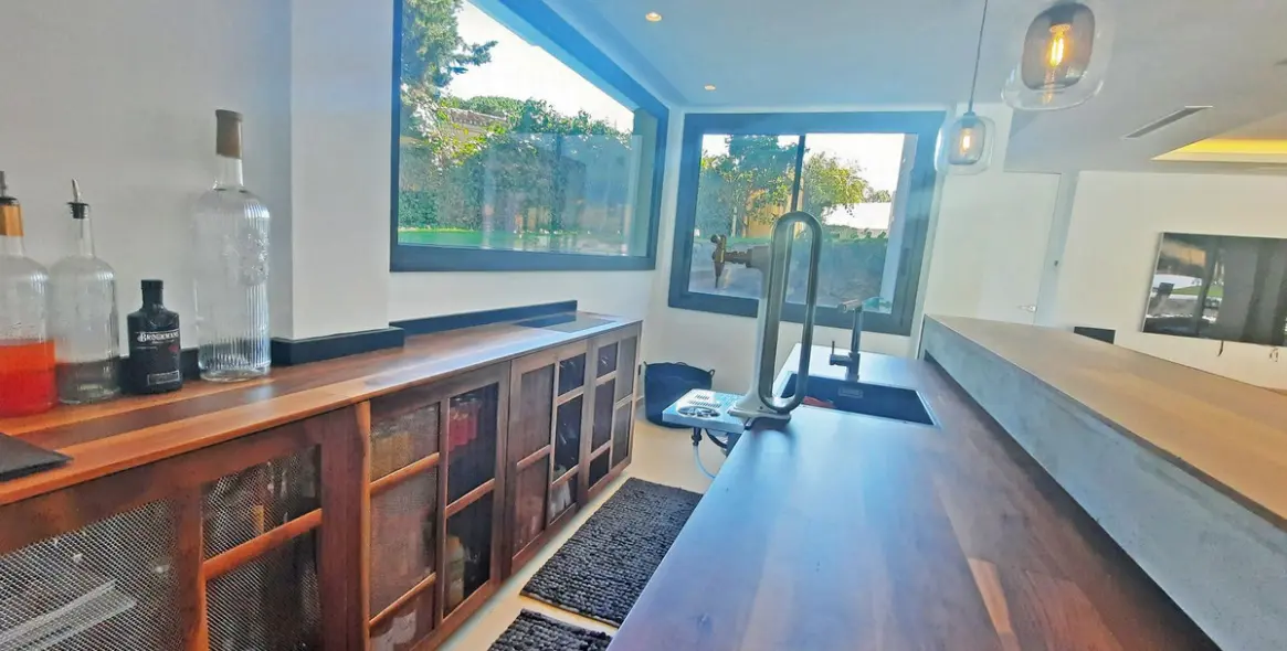 Venta de villa independiente en Elviria 46