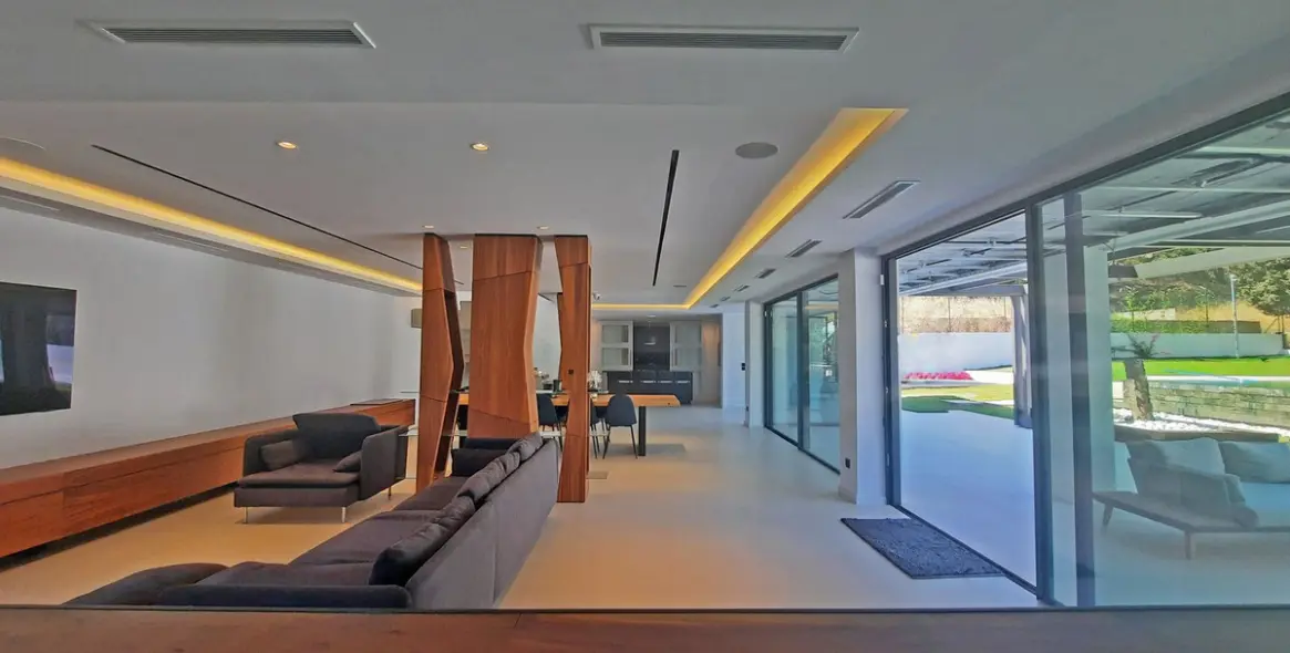 Venta de villa independiente en Elviria 47