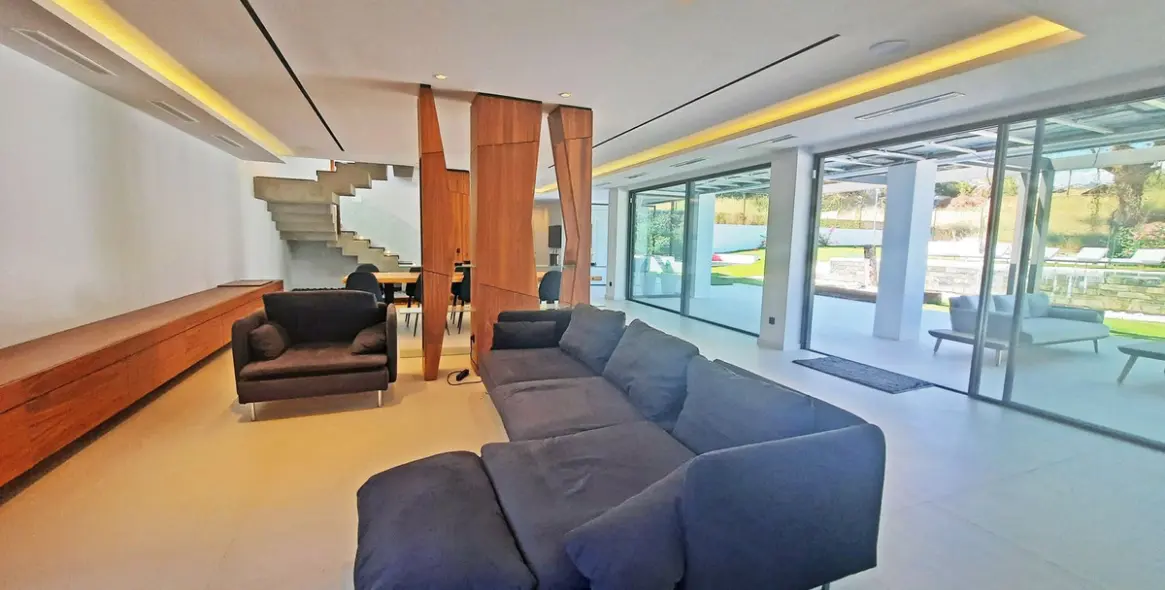 Venta de villa independiente en Elviria 48