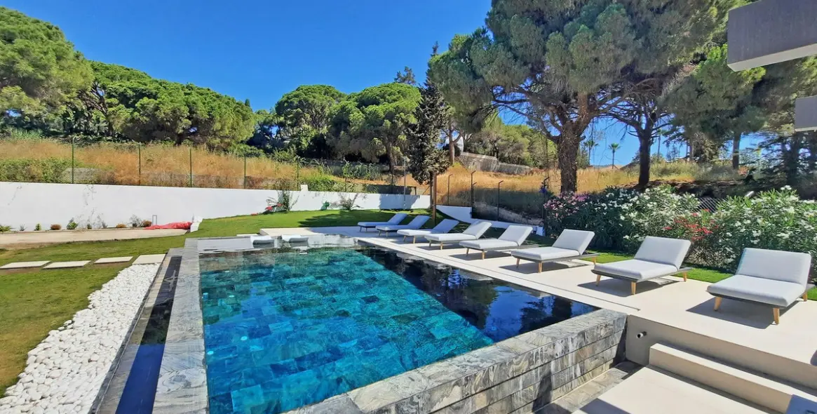 Venta de villa independiente en Elviria 79