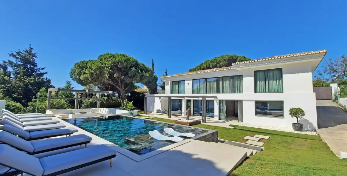 Venta de villa independiente en Elviria 83