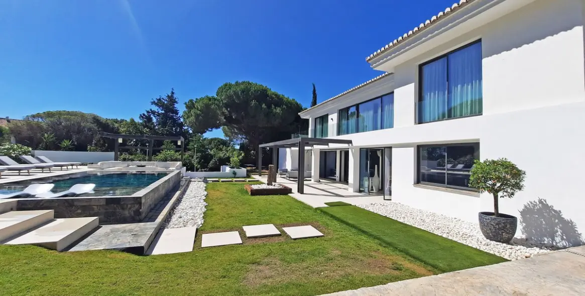 Venta de villa independiente en Elviria 85