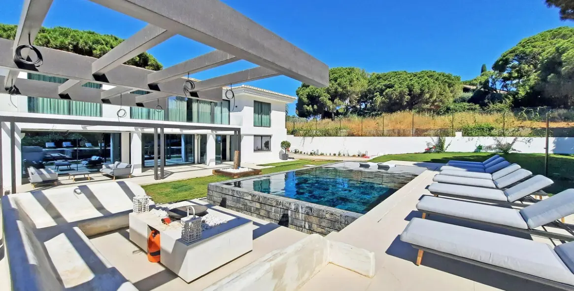 Venta de villa independiente en Elviria 90