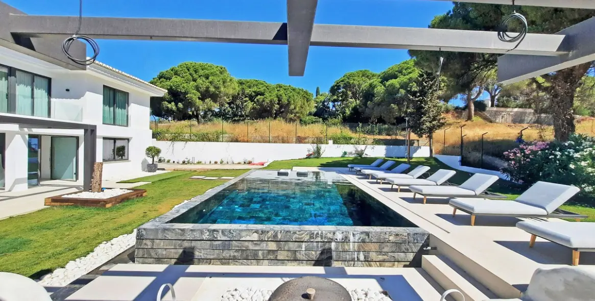 Venta de villa independiente en Elviria 92