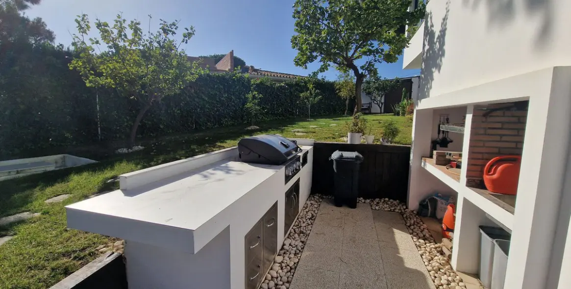 Venta de villa independiente en Elviria 95