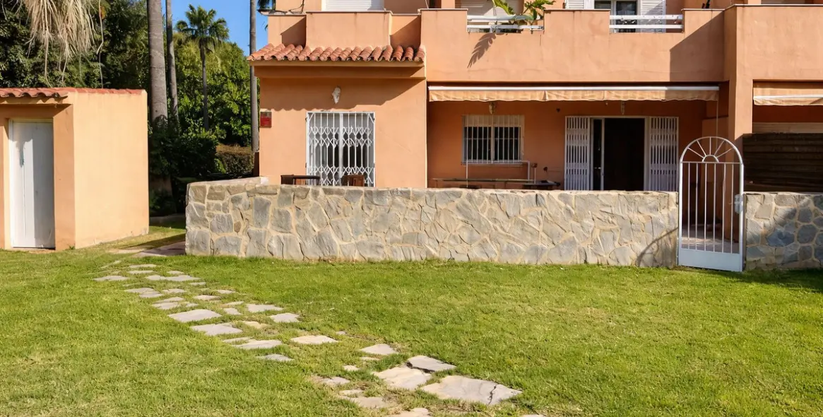 Долгосрочная аренда апартаментов на первом этаже в Marbesa 1