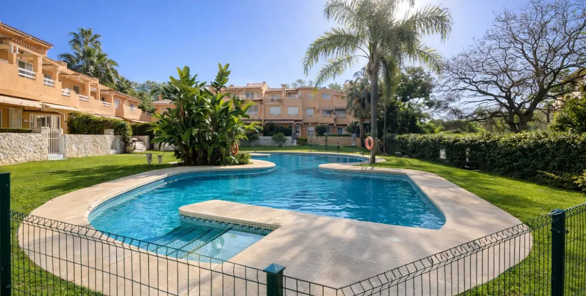 Долгосрочная аренда апартаментов на первом этаже в Marbesa 2