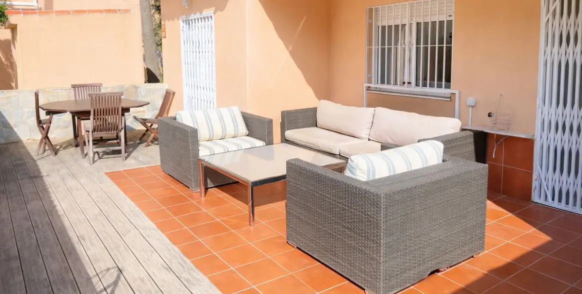 Долгосрочная аренда апартаментов на первом этаже в Marbesa 12