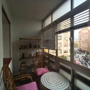 Venta de apartamento en planta media en La Trinidad
