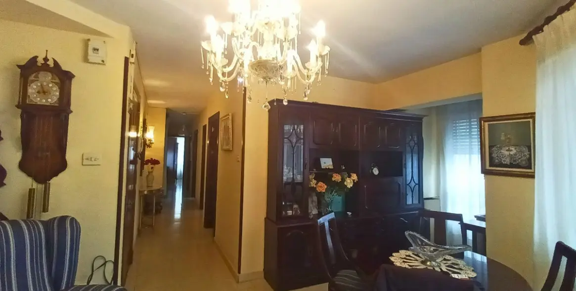 Sale of middle floor apartment in La Trinidad 2