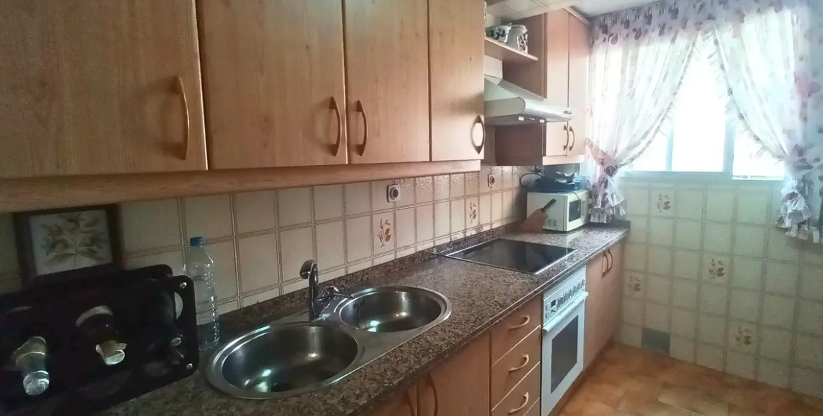 Sale of middle floor apartment in La Trinidad 5