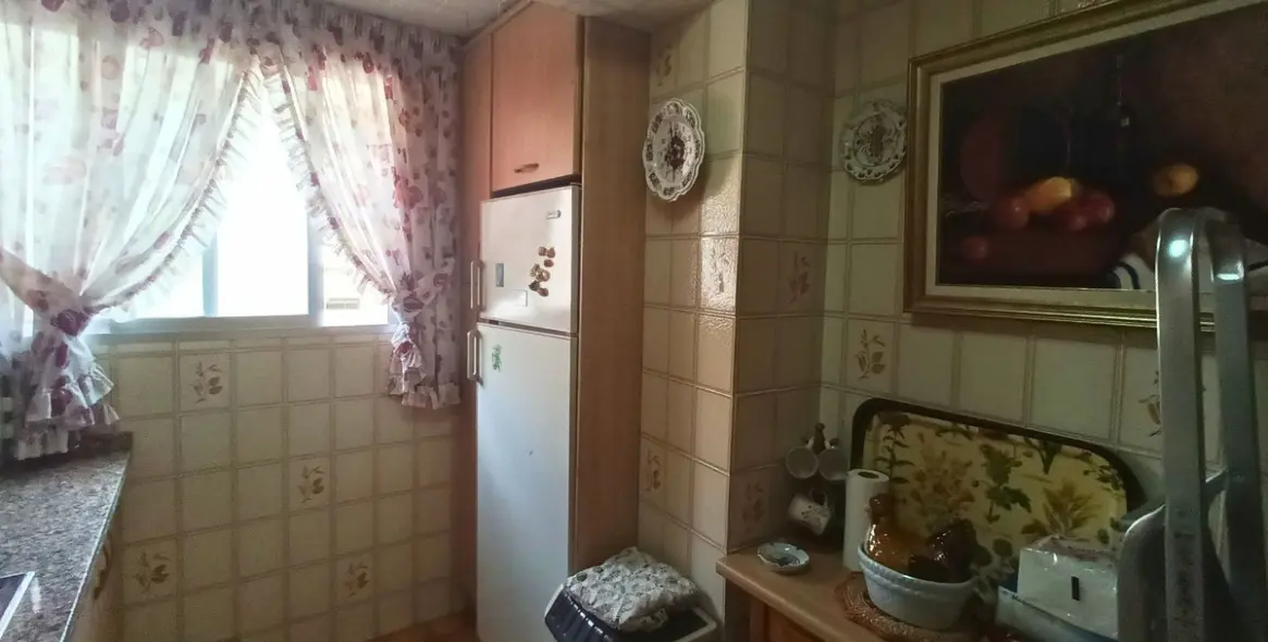 Sale of middle floor apartment in La Trinidad 6