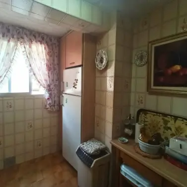 Venta de apartamento en planta media en La Trinidad