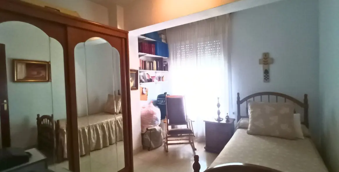 Sale of middle floor apartment in La Trinidad 16