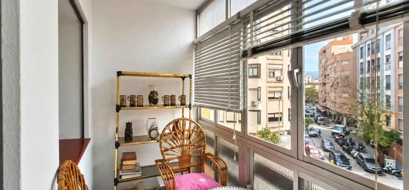 Venta de apartamento en planta media en La Trinidad 2