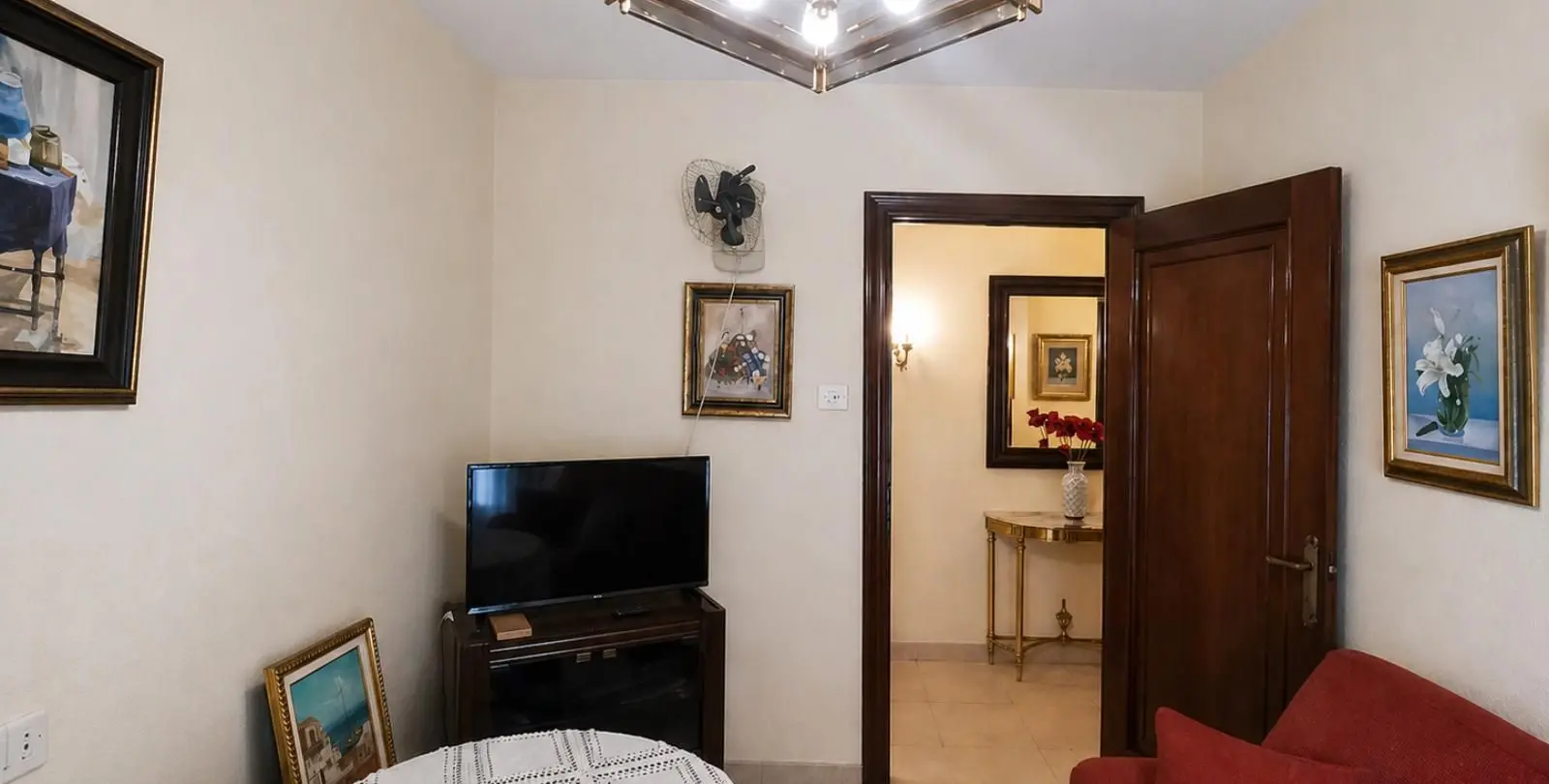 Sale of middle floor apartment in La Trinidad 9