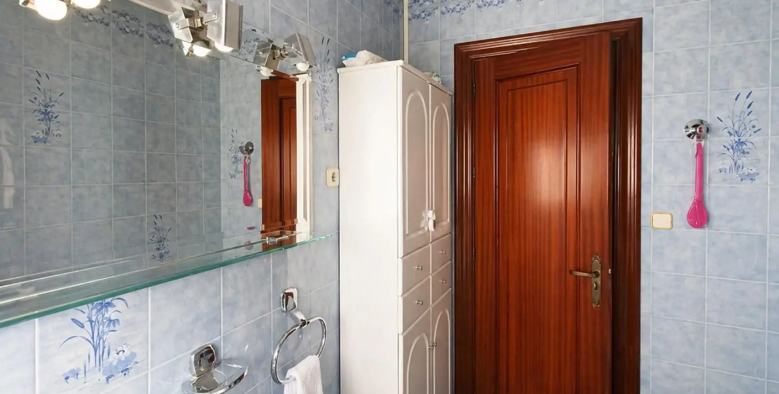 Sale of middle floor apartment in La Trinidad 16