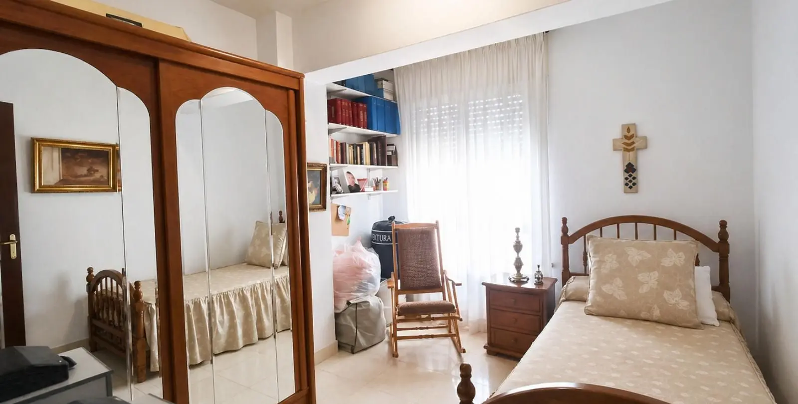 Sale of middle floor apartment in La Trinidad 17