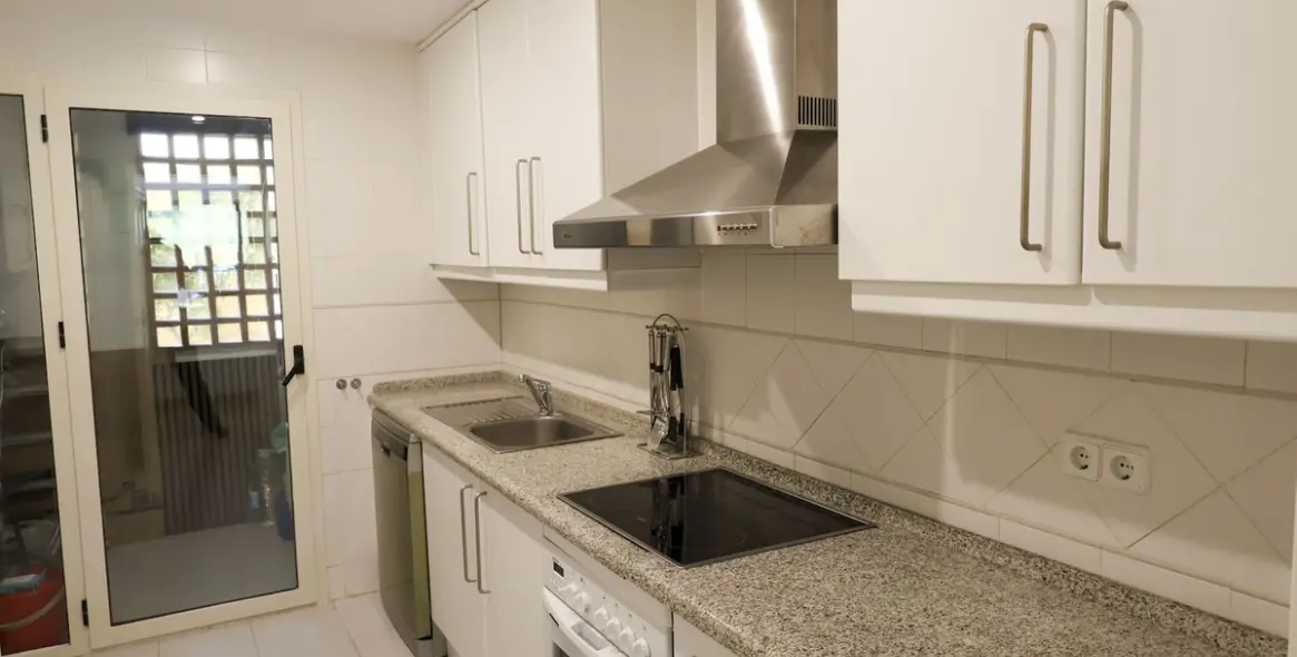 Venta de apartamento en planta baja en Los Arqueros 7