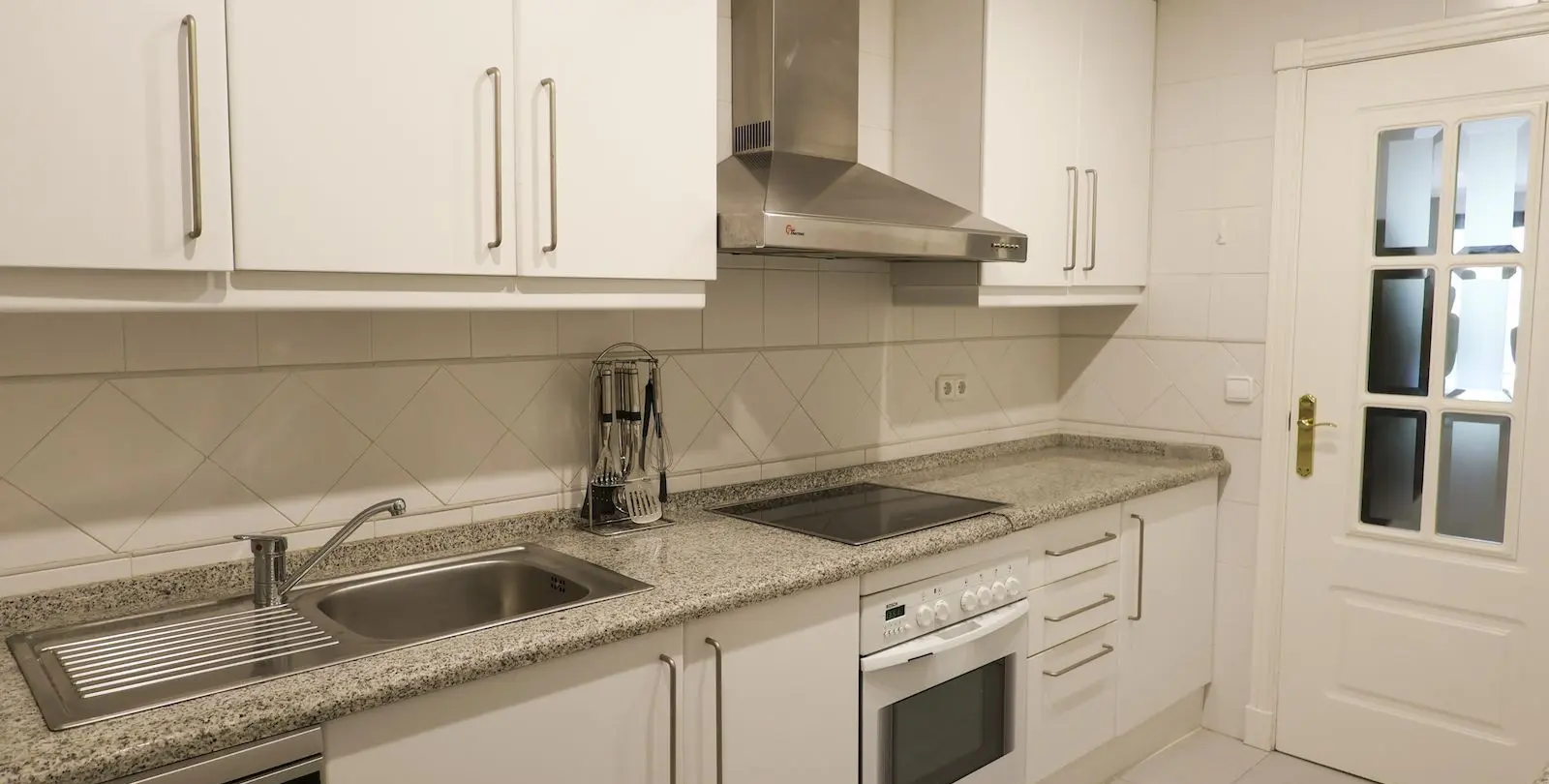 Sale of ground floor apartment in Los Arqueros 8