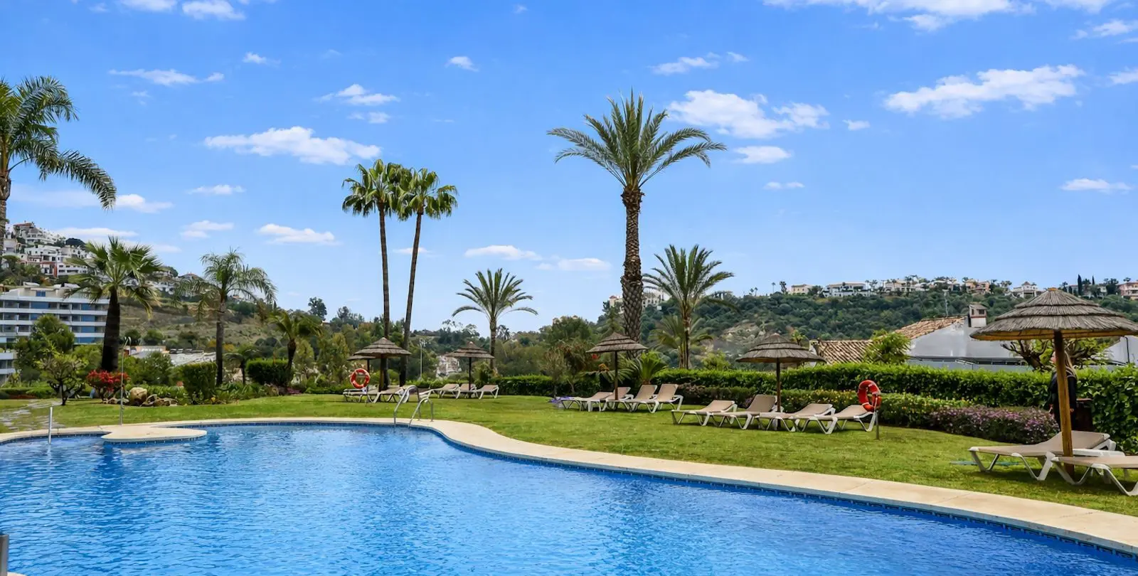 Sale of ground floor apartment in Los Arqueros 16