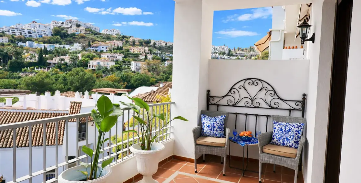 Sale of middle floor apartment in Los Arqueros 15