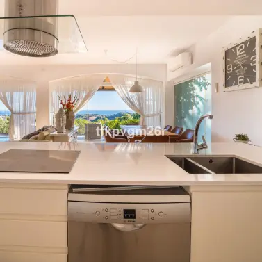 Venta de villa independiente en Estepona