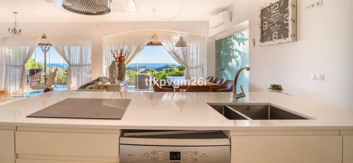 Venta de villa independiente en Estepona 0