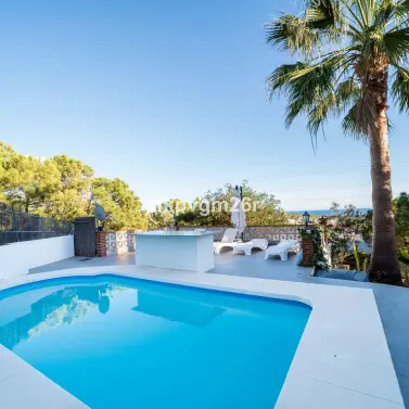 Venta de villa independiente en Estepona